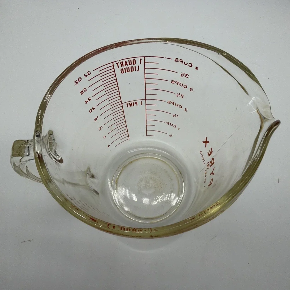 VTG PYREX Glass Liquid 1‎ Quart 4 Cup 532 Measuring Red Lettering 